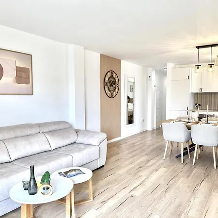 Paulmarie Apartment-quiet Area-3bd Daire *