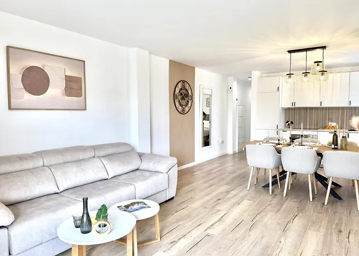 Paulmarie Apartment-quiet Area-3bd Διαμέρισμα *