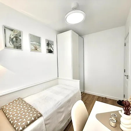 Paulmarie Apartment-quiet Area-3bd * אדחה