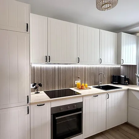 Paulmarie Apartment-quiet Area-3bd * אדחה