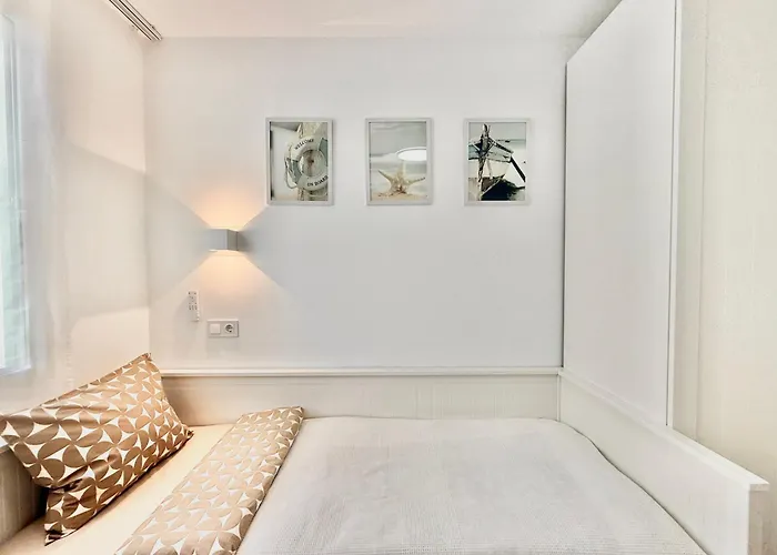 Apartman Paulmarie Apartment-quiet Area-3bd *